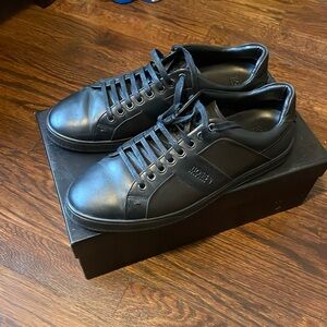 Men size 10 Hugo Boss black sneaker .